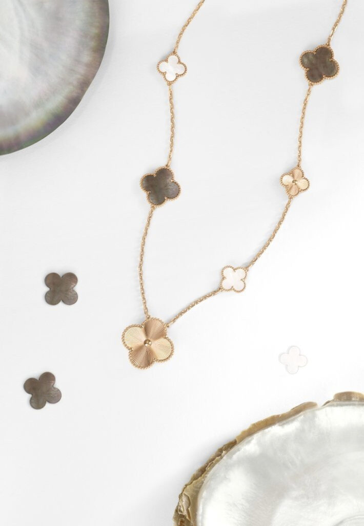 VAN CLEEF & ARPELS REVINVENTED ALHAMBRA COLLECTION MOD Magazine